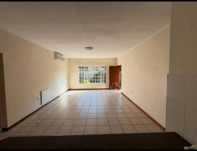 3 BEDROOM TOWNHOUSE FOR SALE IN KAMEELDORINGPARK